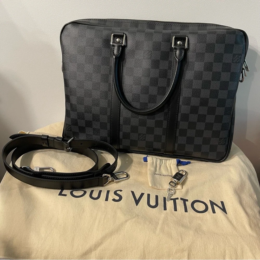 SOLD Authentic Louis Vuitton Porte documents voyage - Picture 1 of 14